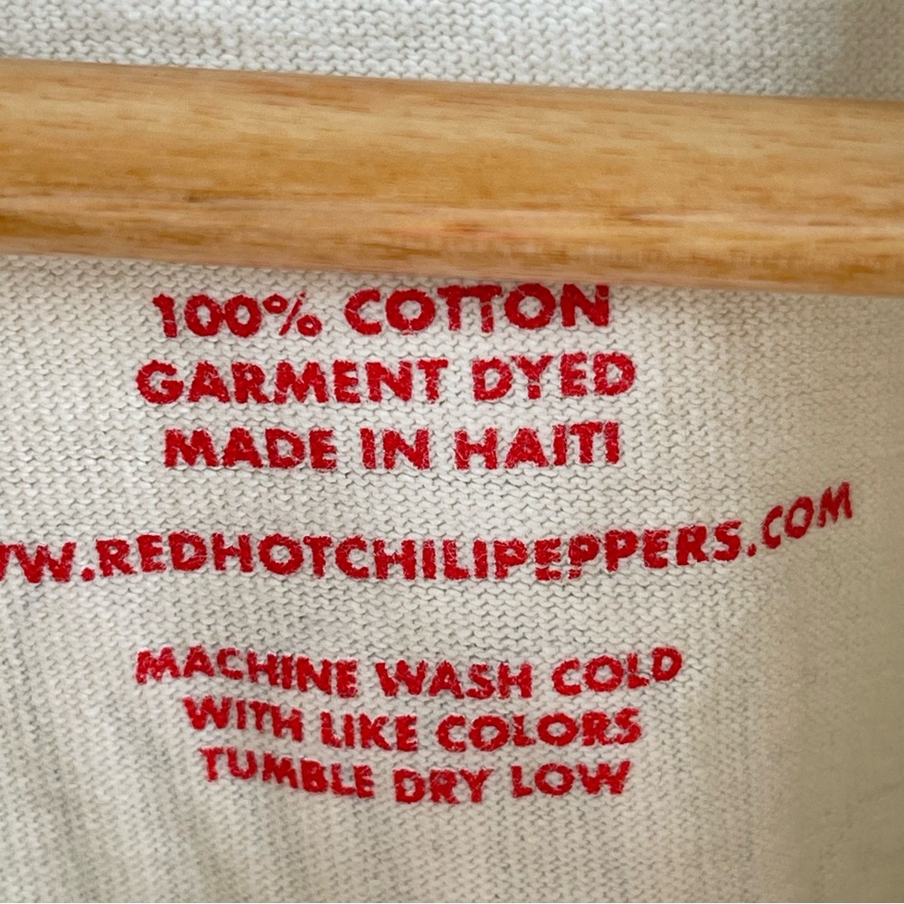 Red Hot Chili Peppers Unlimited Love World Tour 2022 Band T-Shirt Size Small - Picture 8 of 9